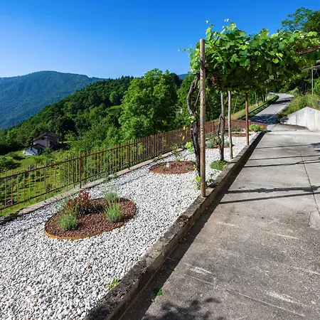 Holiday home Cozy In With Wifi Lamon